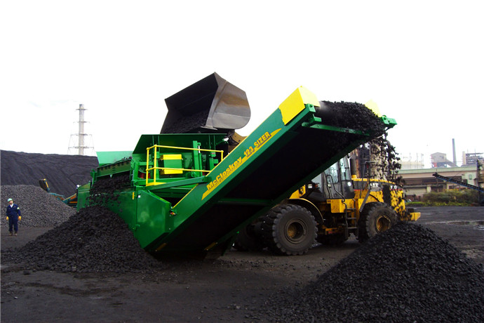 履帶式流動碎石機(jī)械設(shè)備